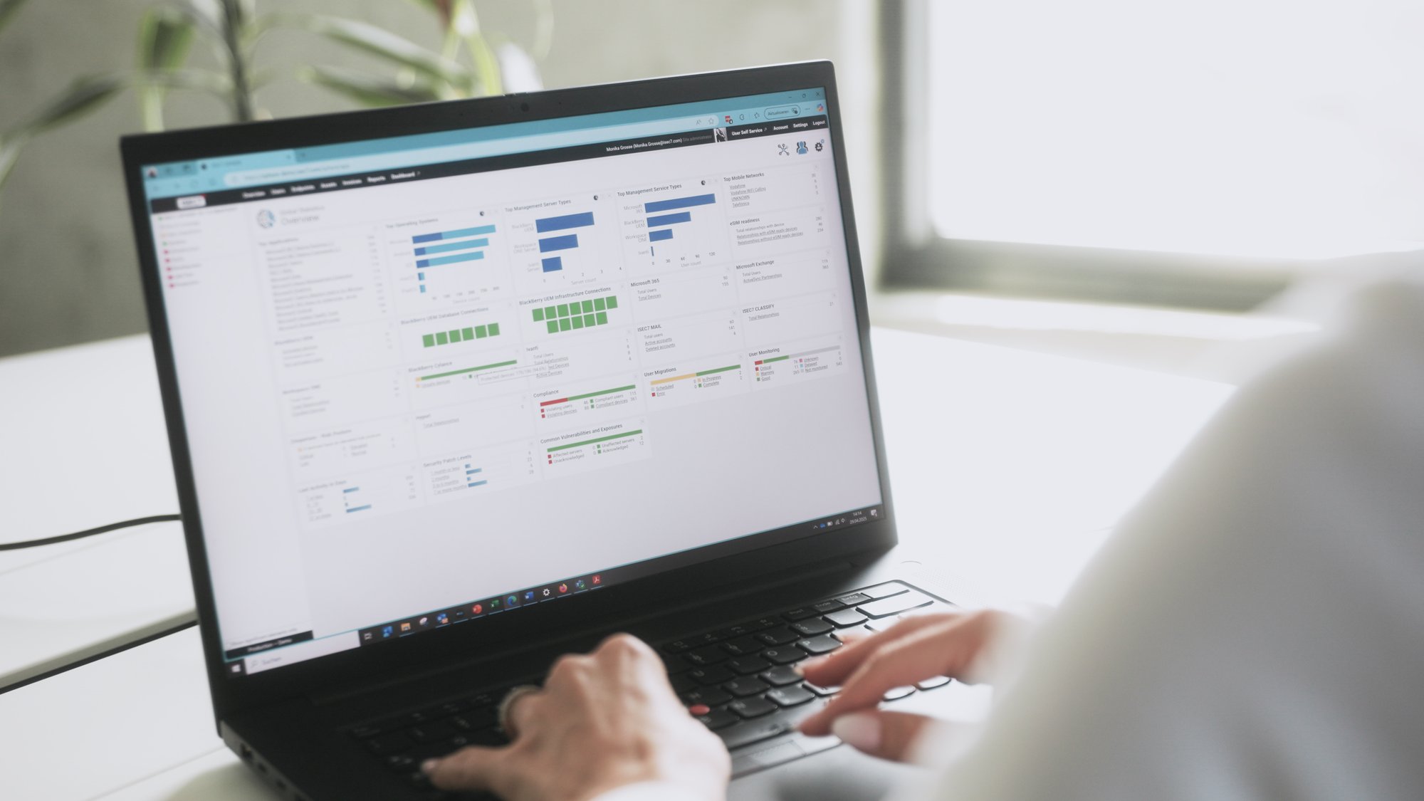 ISEC7-Content-16-9_SPHERE_001.00_00_28_13.Standbild002